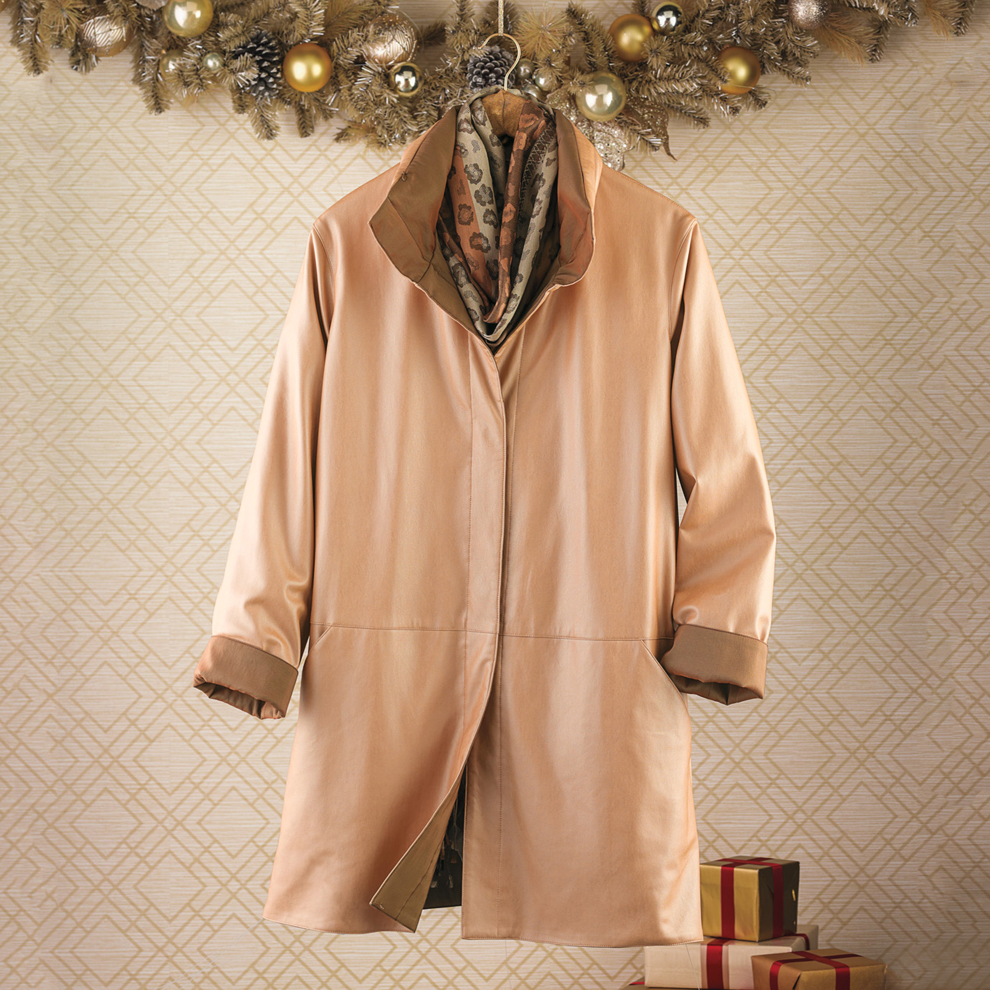 Closure Raincoat Gump's