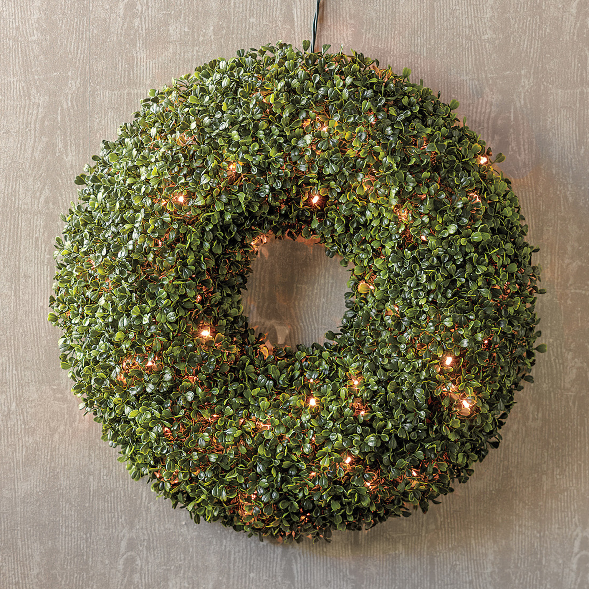 Boxwood Christmas Wreath 