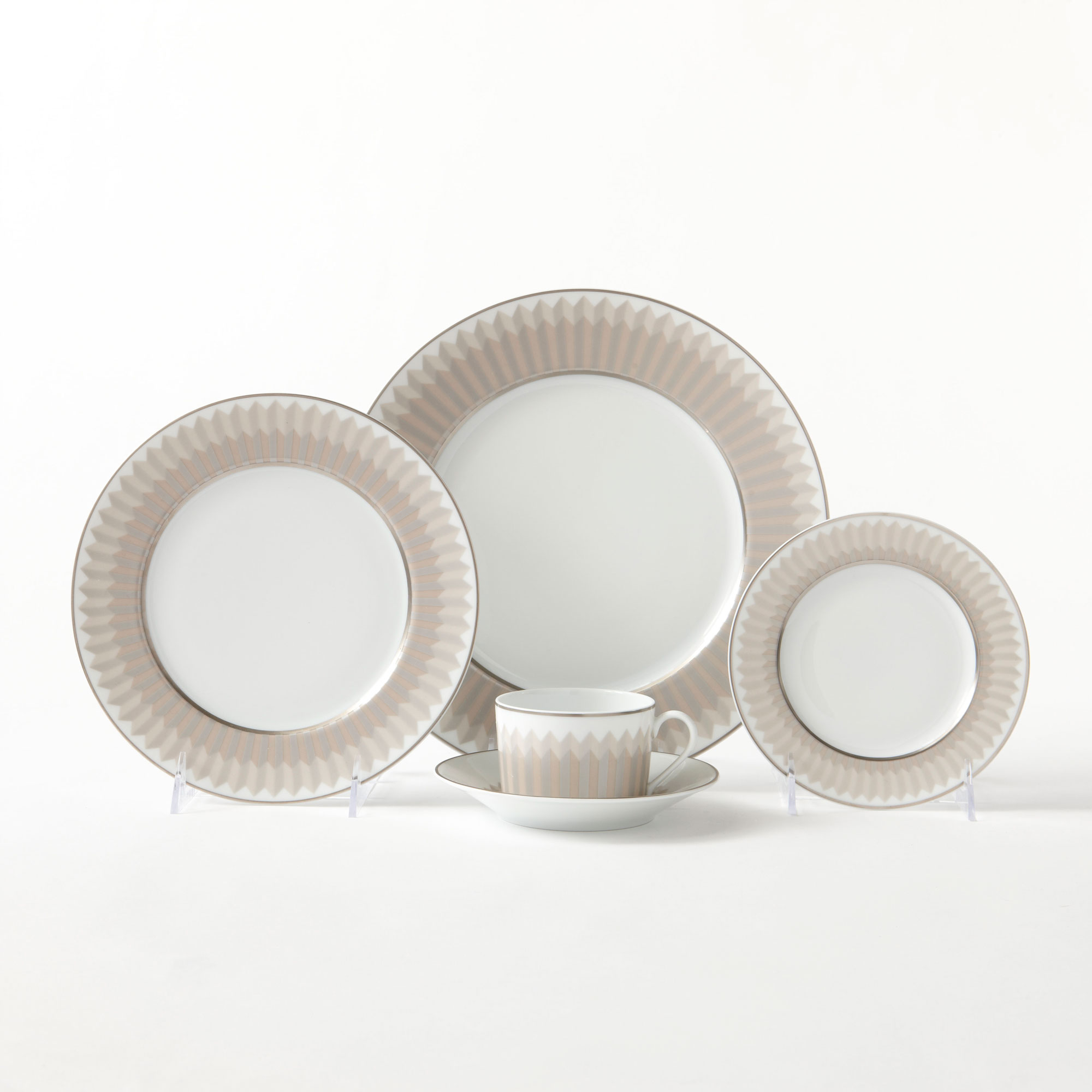 Daum-Haviland Victoire Dinnerware, Taupe/Platinum